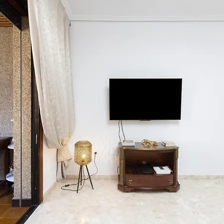 Home2book Stylish & Roomy Cruz Center Apartment *