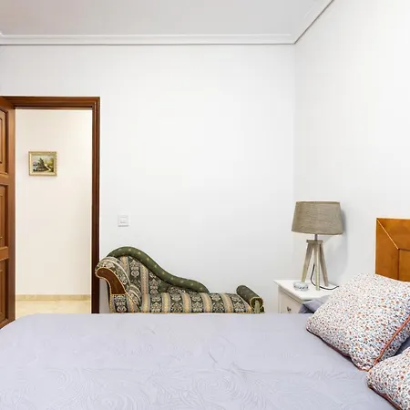 Home2book Stylish & Roomy Cruz Center *