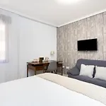 Апартаменты Home2book Stylish & Roomy Cruz Center