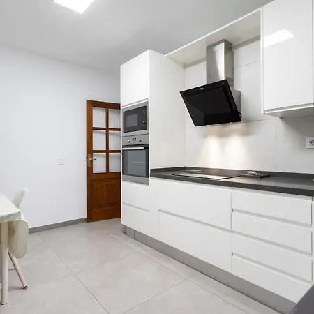 Home2book Stylish & Roomy Cruz Center *