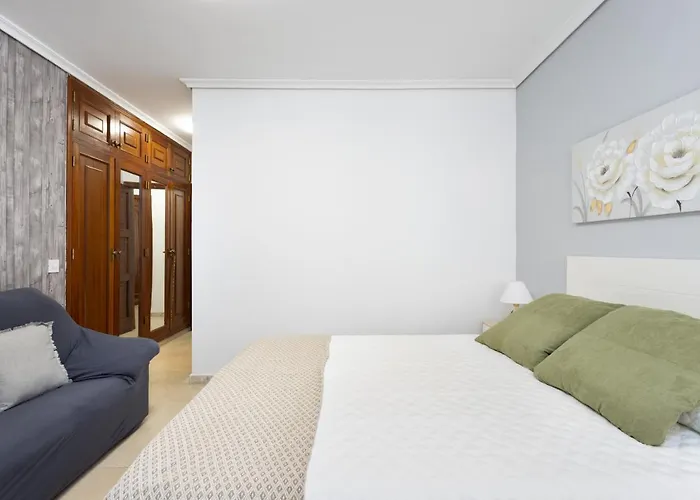 Home2book Stylish & Roomy Cruz Center *